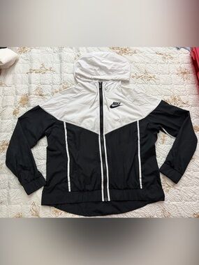 Nike Black and White Hooded Windbreaker Jacket